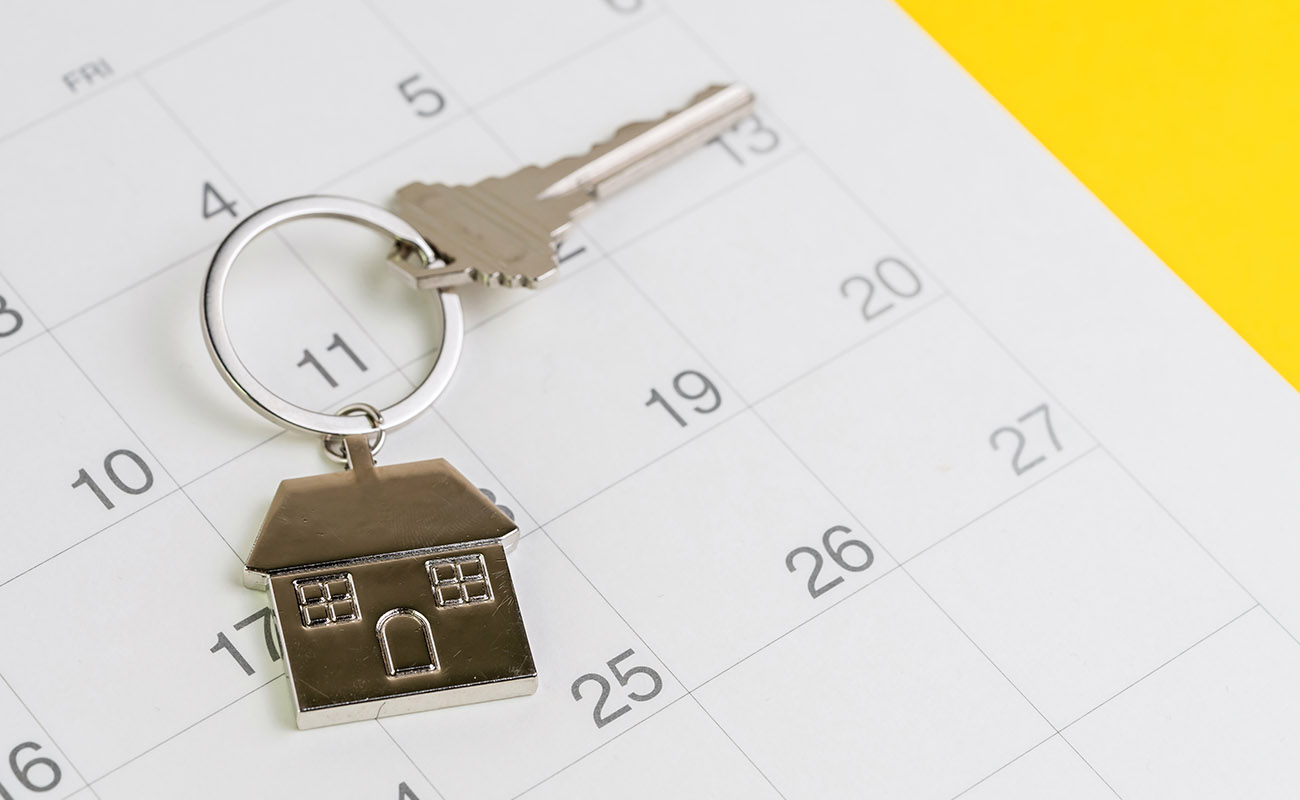 House keys on calendar.